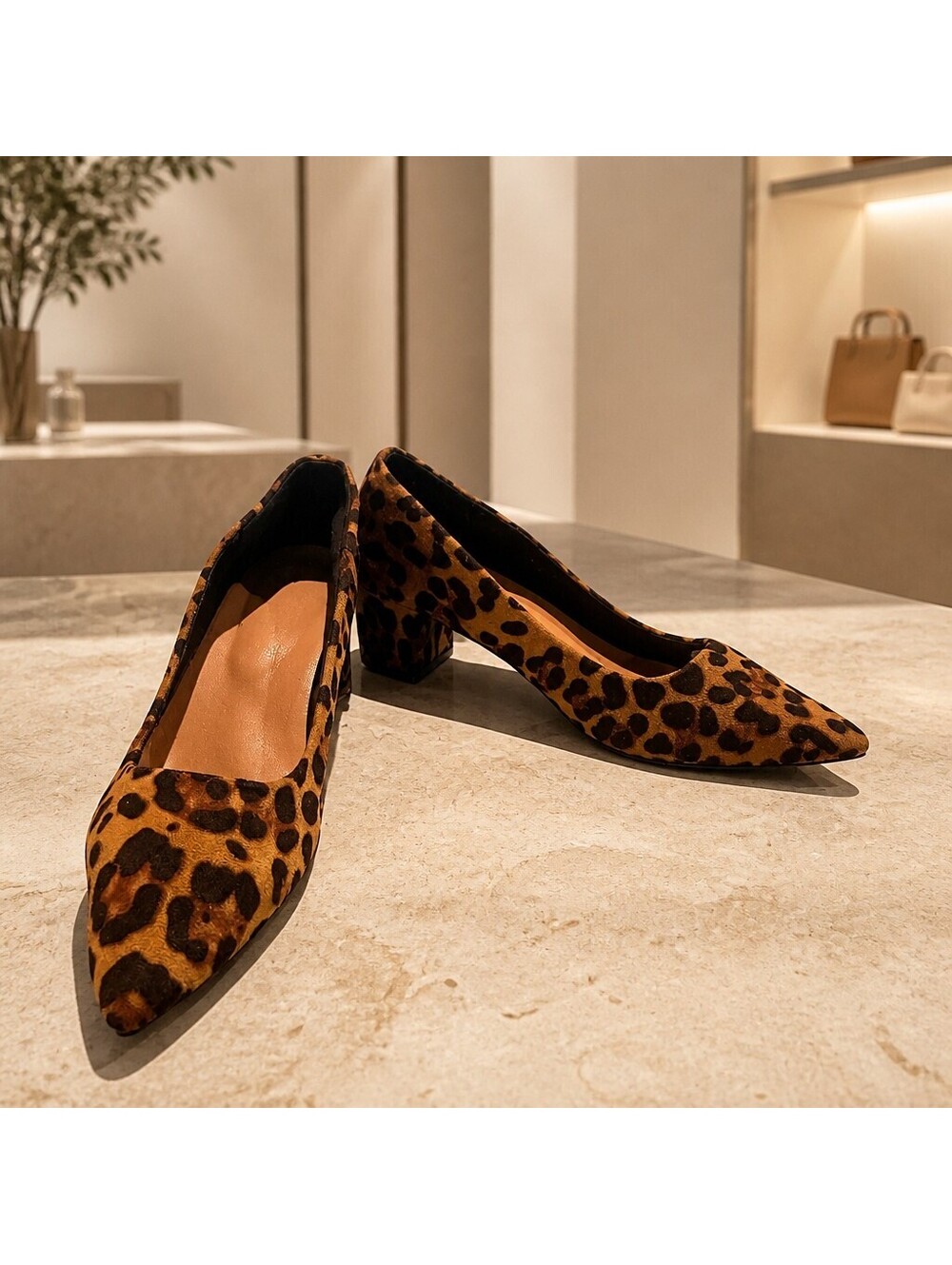 Chic Leopard Print Pointed Toe Block Heel Pumps Women's Size 9 Boho Retro 1263